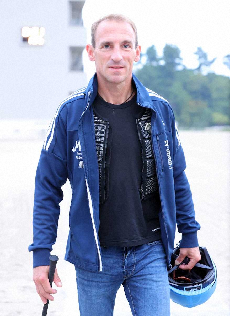 【発表】ドイツのシュタルケ騎手が現役引退 日本のファンへメッセージ
news.livedoor.com/article/detail…

「2026年に日本でライセンスを取得することは叶いませんでしたが、ファンの皆さんと共有する競馬場のあの雰囲気は、ほかにはない唯一無二のものです。本当にありがとうごさいました」と伝えた。