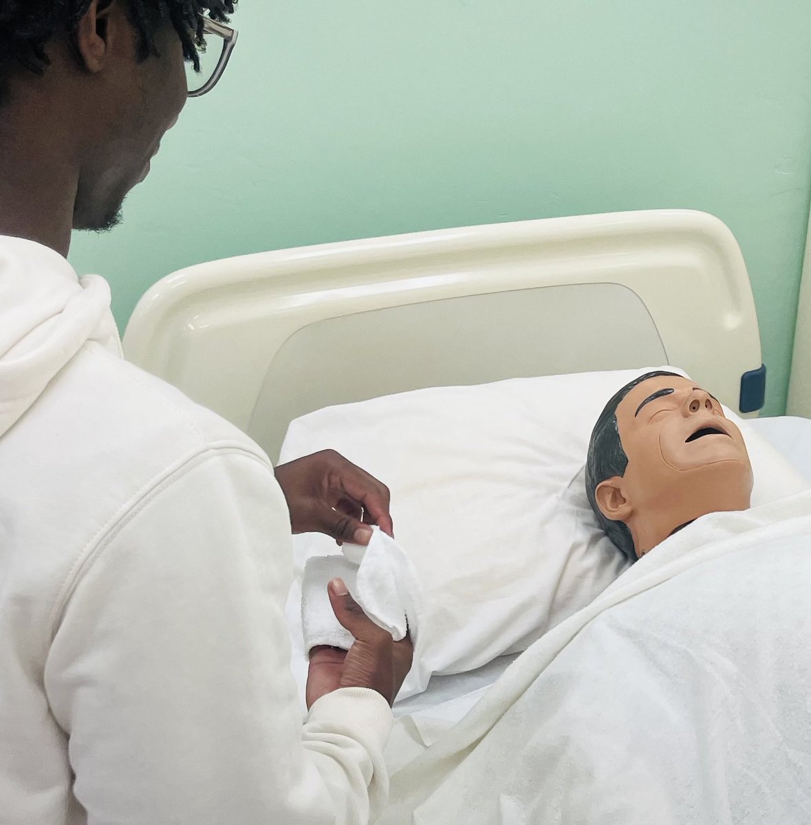 Nichele Williams tweet media