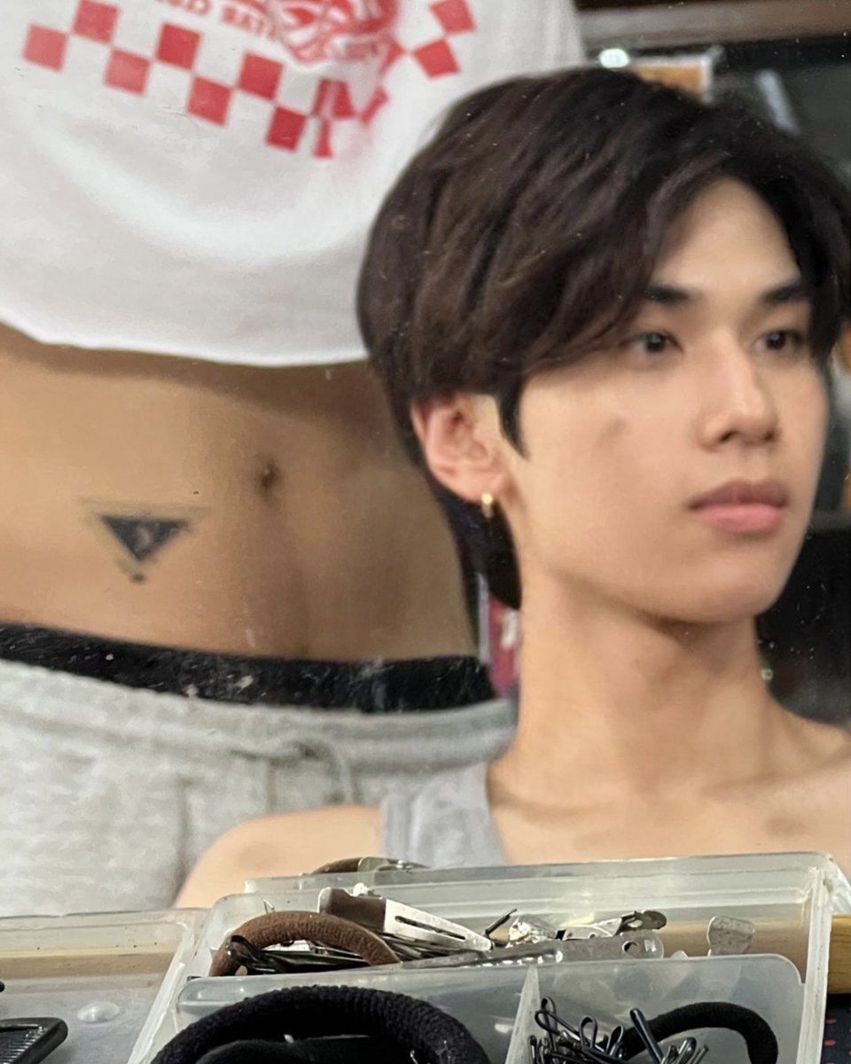 rayysopretty_'s tweet image. whoremembers