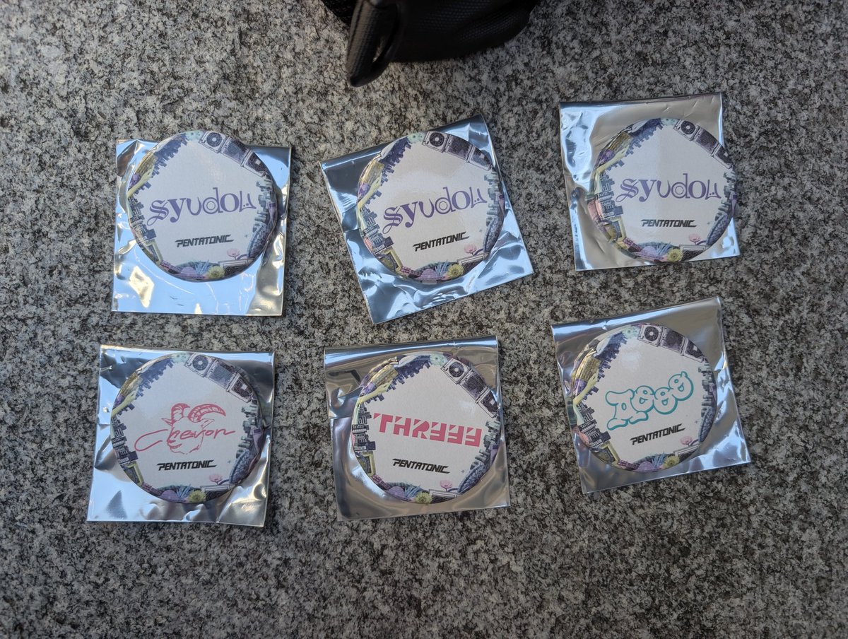 𝗣𝗘𝗡𝗧𝗔𝗧𝗢𝗡𝗜𝗖 Official Goods ランダム缶バッジ交換できる方