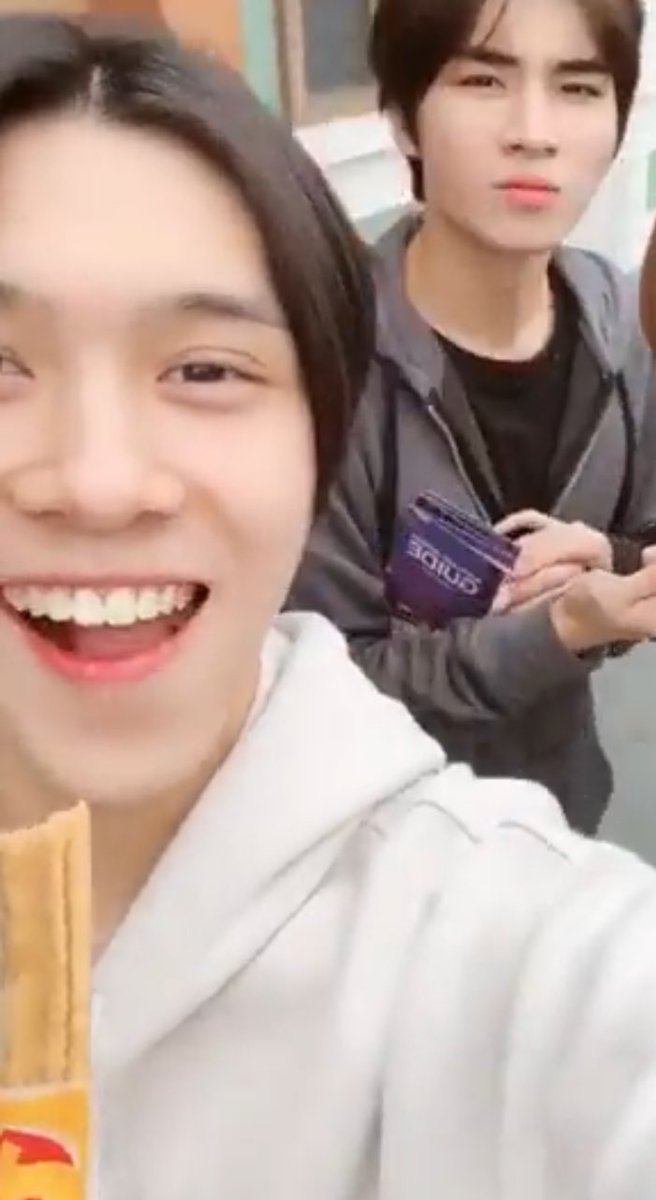 lkundery's tweet image. SOMEBODY SEDATE ME