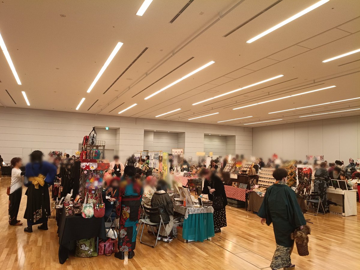 始まりましたー！😆✨✨

本日17:00まで🌟
当日券は1,000円(現金のみ)

東京浜松町
都立産業貿易センター浜松町館5階南

着物×ハンドメイド👘
#きものみーちゅー2