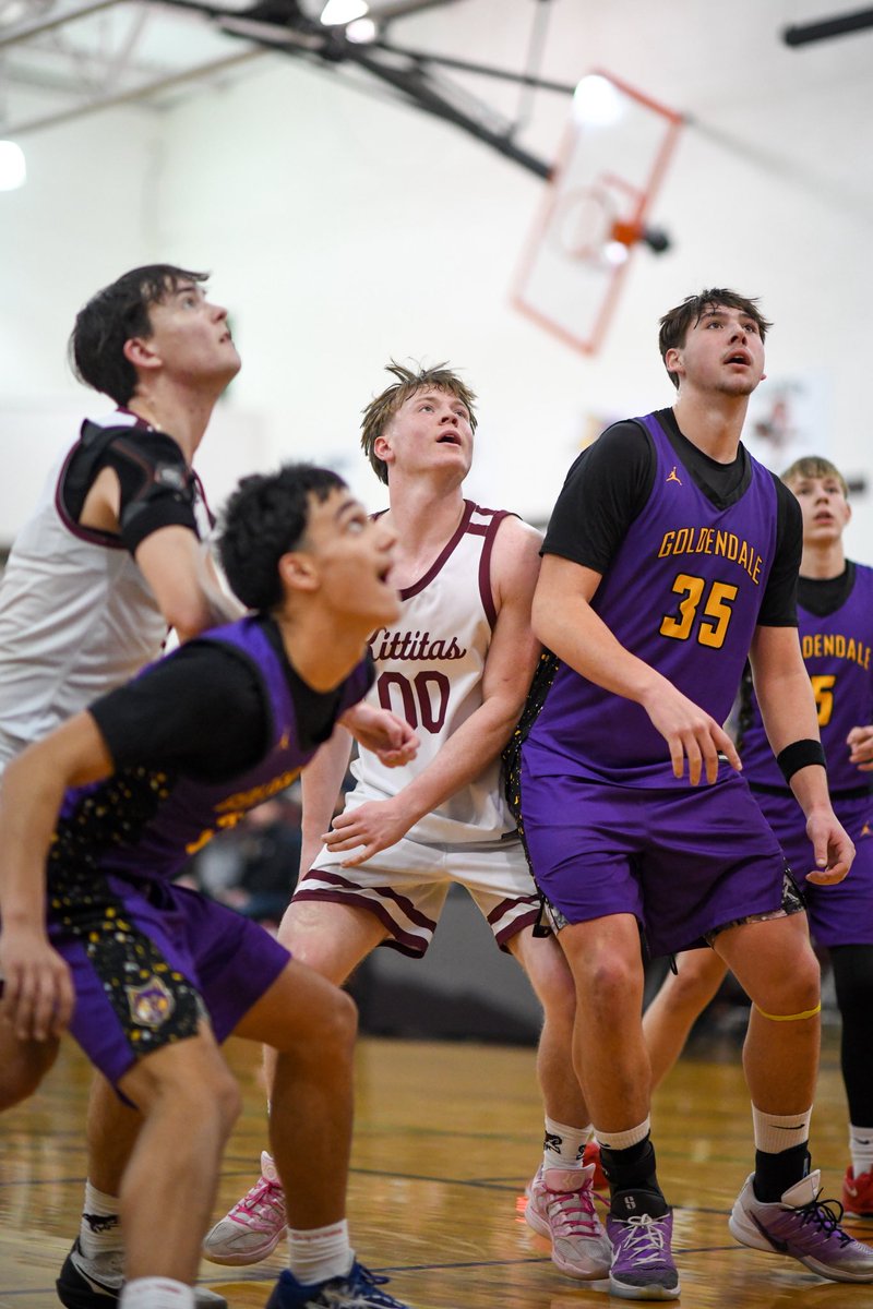 ValleySportsPix's tweet photo. Senior Night!! 🏀🎺📣Coyotes vs Timberwolves #letsgoyotes #SeniorNight #EWAC #SportsPhotography https://t.co/4Eg91gdYok