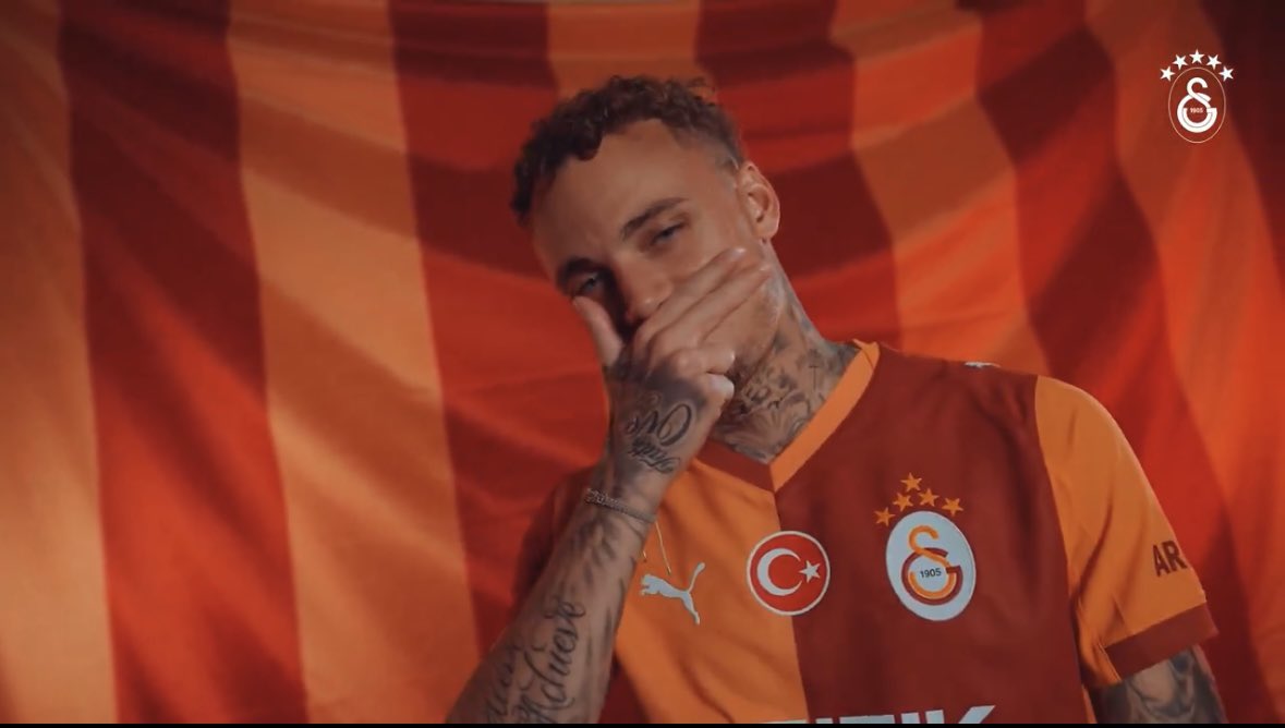 ergenaq's tweet photo. Yoksa Dybala mı çektik lan #noalang #sneijder #dybala #Galatasaray #Transfer https://t.co/ULirfDvzhT