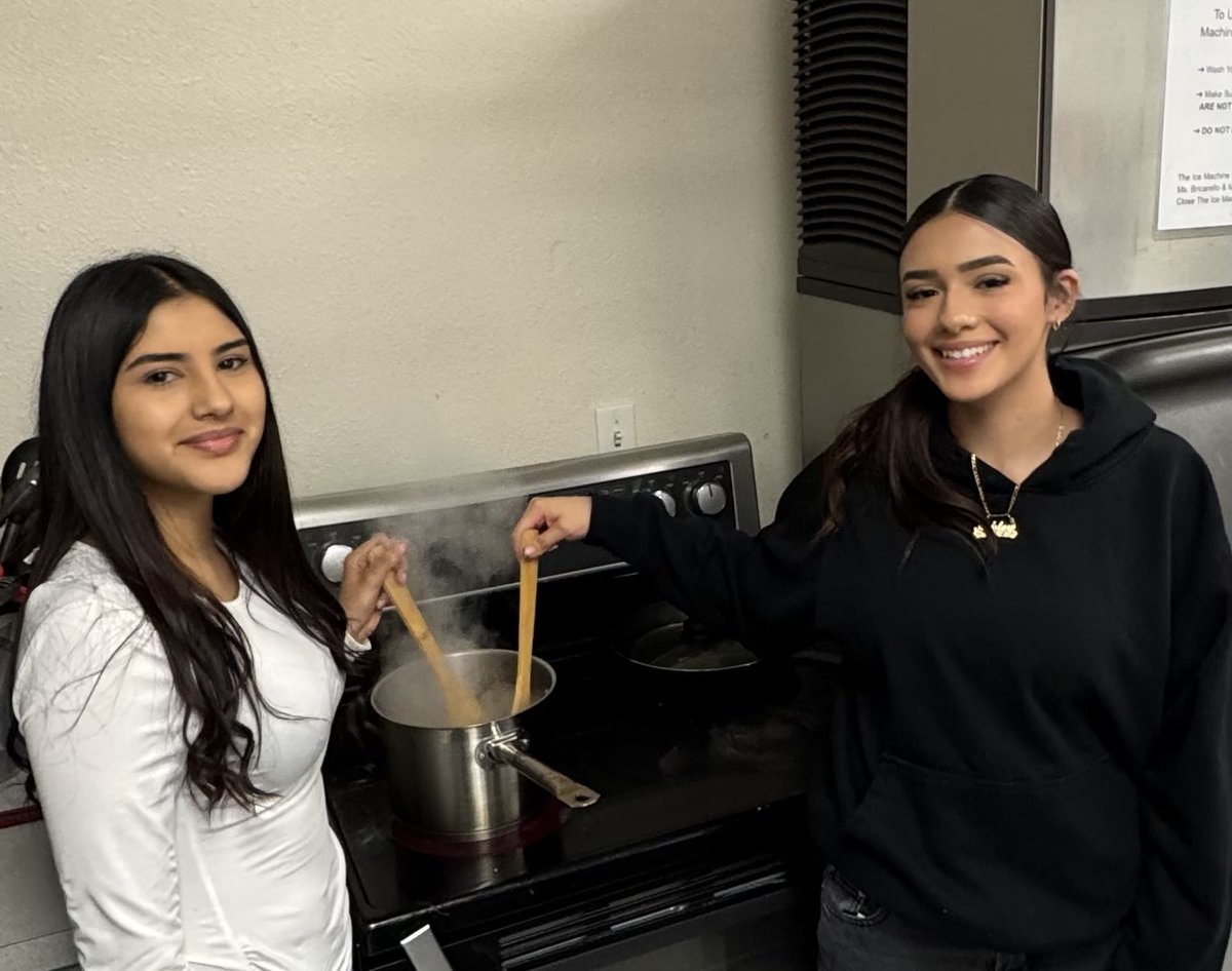 🍽️👩‍🍳 BCHS FCS IN ACTION! 👨‍🍳🍋
Our Health &amp; Family Living students brought learning to life in the kitchen today by preparing a delicious Chicken Paella! 🥘✨ #bchsed #buhachpride #muhsd