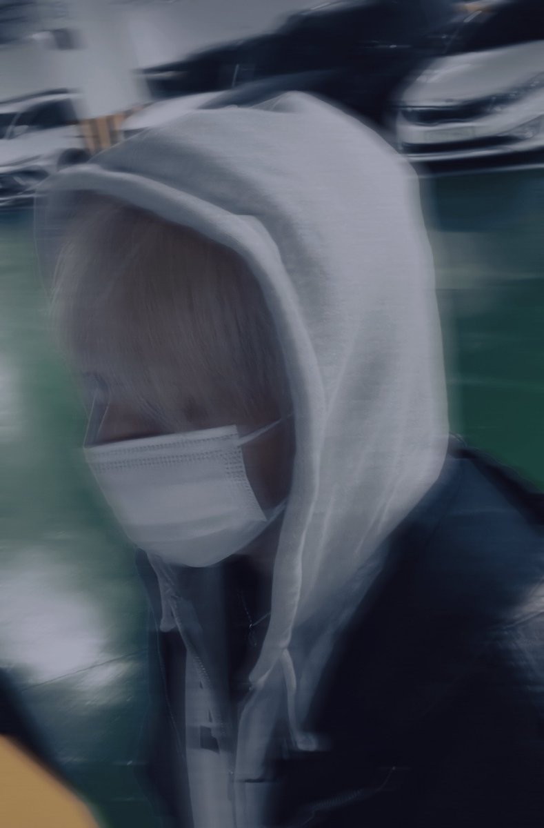 [#기욱]

27

🔗 soundcloud.com/giuk2/sets/27a

1. 섬광
2. Plastic Heart (feat.Gray.dot) 
3. 이별숙제 
4. 똑같은 곳에 똑같은 곳 

Lyrics by. #GIUK
Composed by. #GIUK, #OhMyGon!, #Peril, #KRSTW
Guitar solo by. #KANGHYUN
Arranged by. #GIUK, #OhMyGon!, #Peril, #KRSTW
Mixed by.
