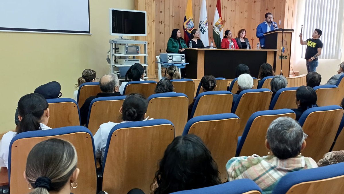 IESSCanar's tweet image. #IESSteInforma | 🏥
La Dirección Provincial del #IESSCañar fortalece la atención quirúrgica en el Hospital del Día Azogues con tecnología laparoscópica 4K de última generación.

✅ Procedimientos más seguros
✅ Mayor precisión
✅ Beneficio directo para nuestros afiliados

💙👩‍⚕️🤝