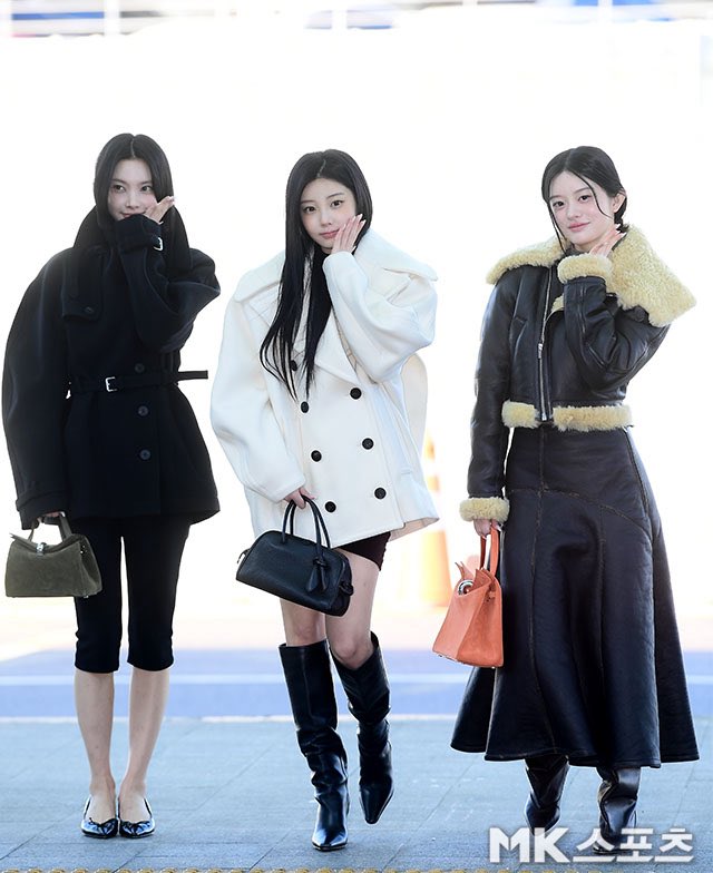 아~~ 추워뒤지겠는데 5부에 단화뭐야 
양말도 안신겼어~~~~~~ 
코디시발 악마도 이건 좀 ... 할듯