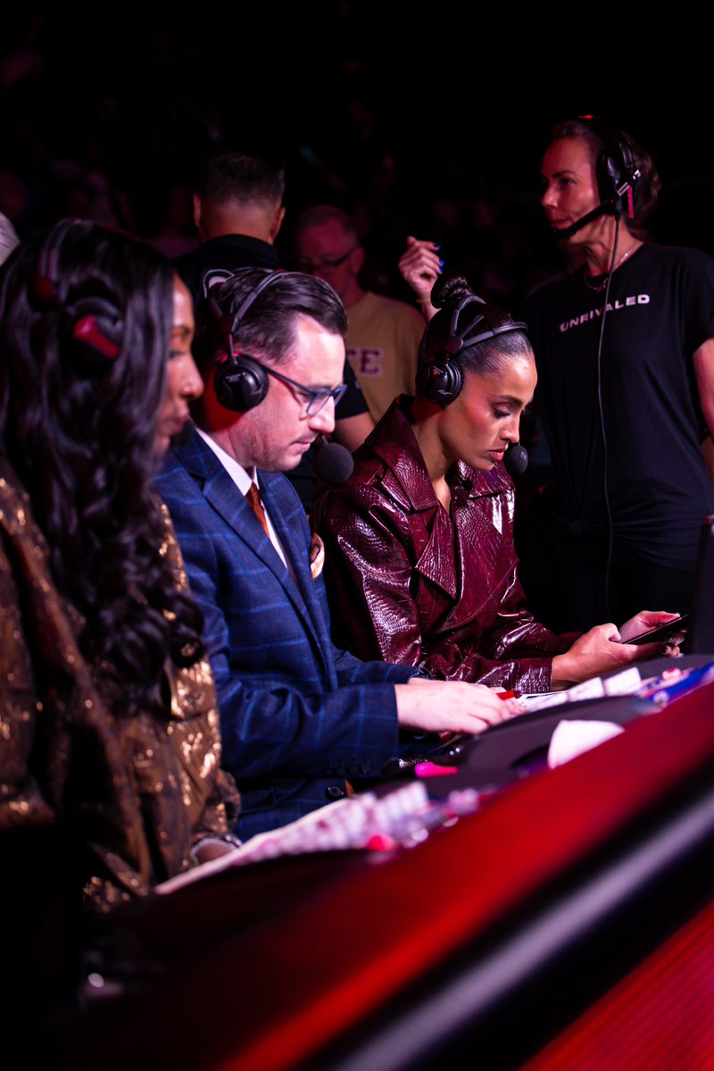 Unrivaledwbb's tweet image. Big Mama serving looks on the broadcast 🔥