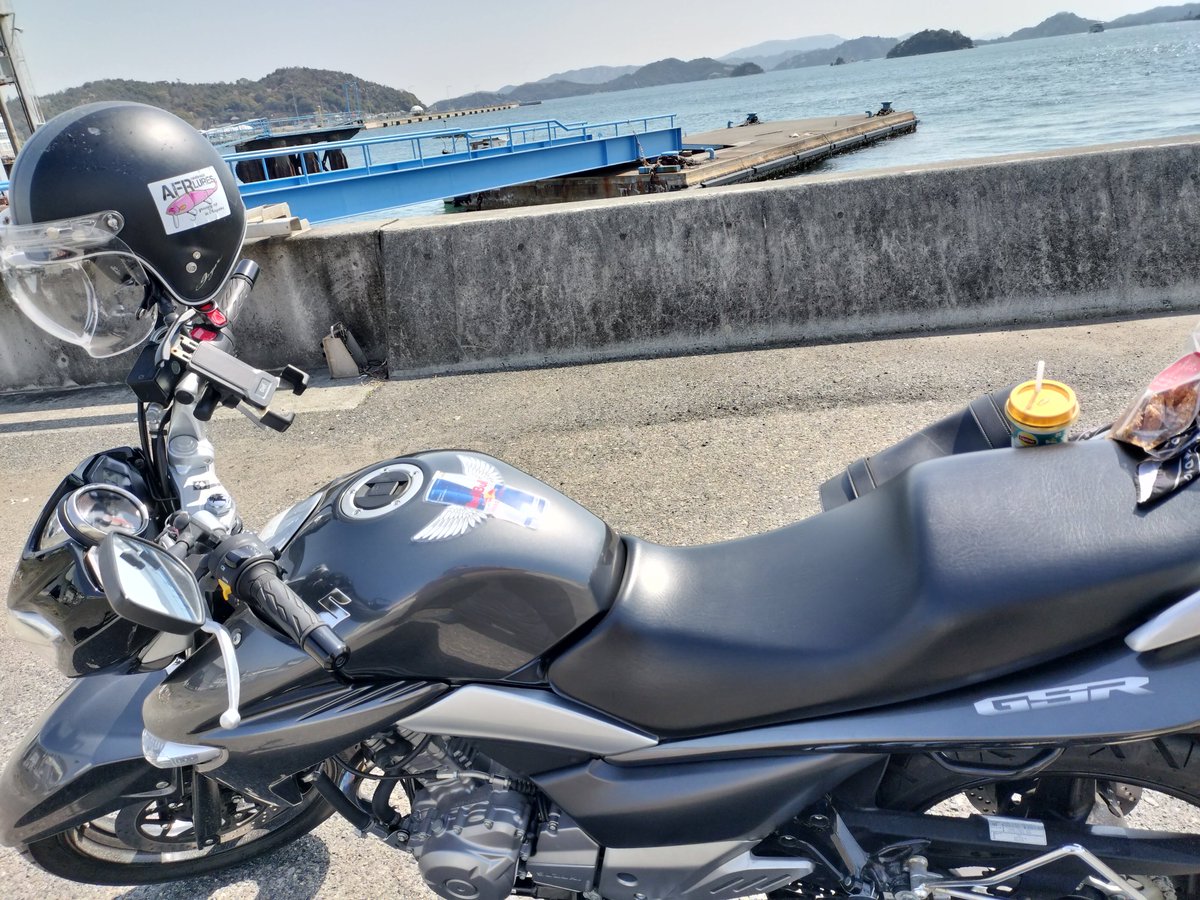 aggression30's tweet image. #これを見た人はバイクの背景が海の画像を貼れ