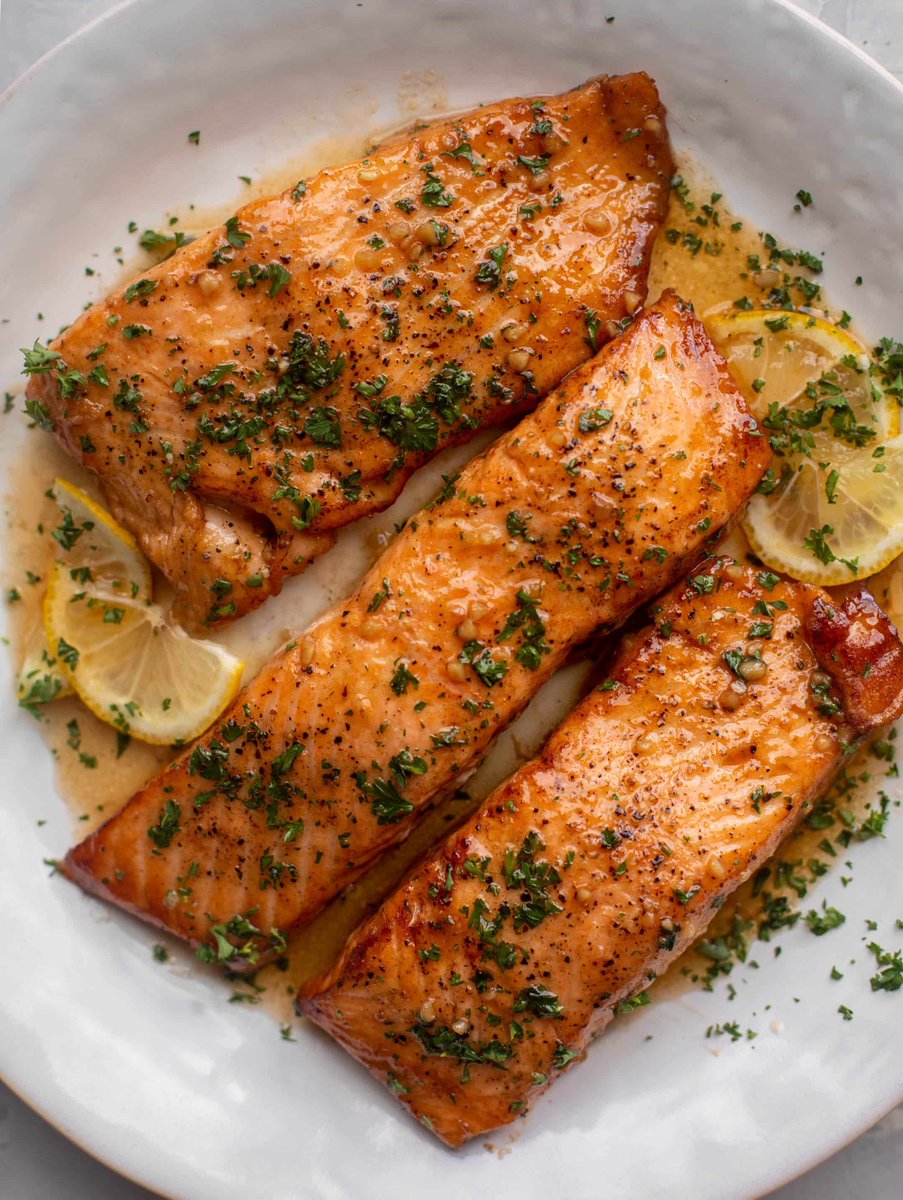 summer_food's tweet image. Salmon in garlic and lemon sauce
Full Recipe: durl.ca/KmbDr