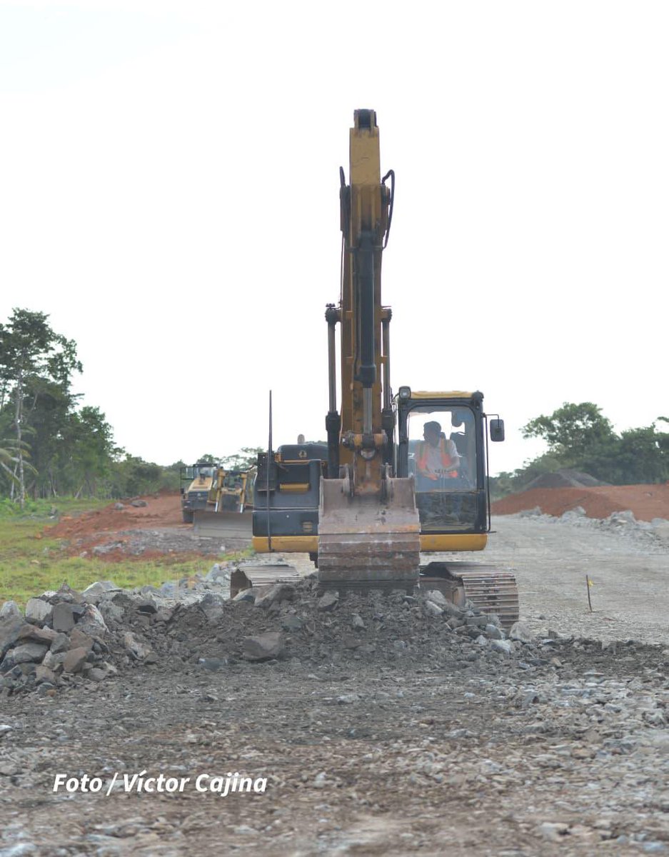 CmdtFederico's tweet photo. 🚧MTI || INICIO DE OBRA

Este Viernes 23 de Enero, nuestro Gobierno de Reconciliación y Unidad Nacional, a través del MTI, realizó la Ceremonia de Inicio de Obras del Proyecto “Carretera de Acceso al Puerto de Bluefields” de 11 km longitud.

#Nicaragua
#ManaguaSandinista https://t.co/1UYpNAibg6
