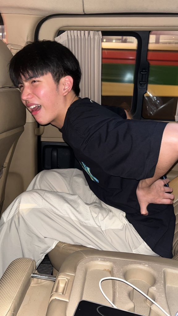 iseaisawiseen's tweet image. แบบนี้หรอ