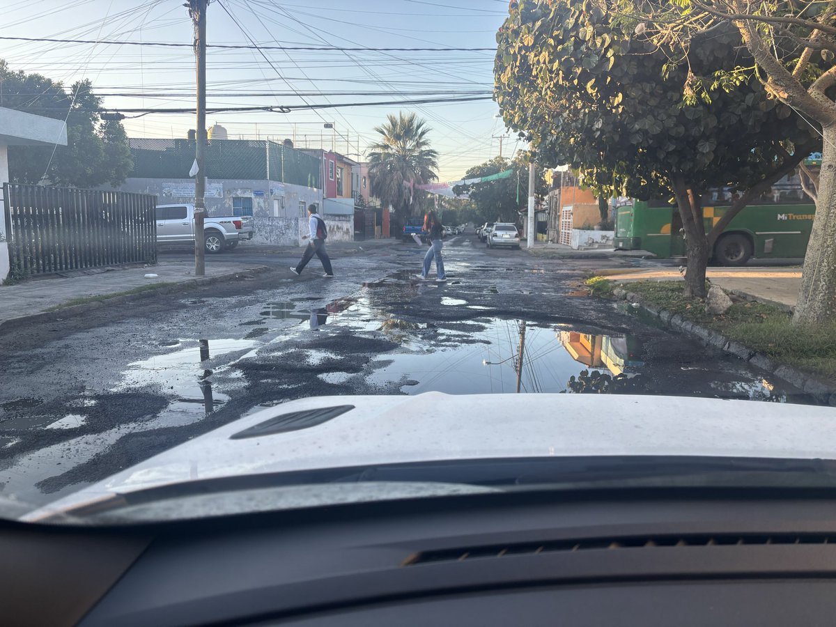 DSES_92's tweet photo. @olmaeri @Trafico_ZMG @siapagdl @GobiernoJalisco @ZapopanGob @GNocturnaMX @nmas https://t.co/ydgk9umzT0