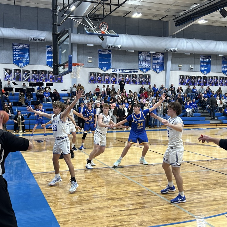 HermannBearcats's tweet photo. Varsity Boys Basketball Final 

Hermann 39
Borgia 41 https://t.co/g0JwOmg79r