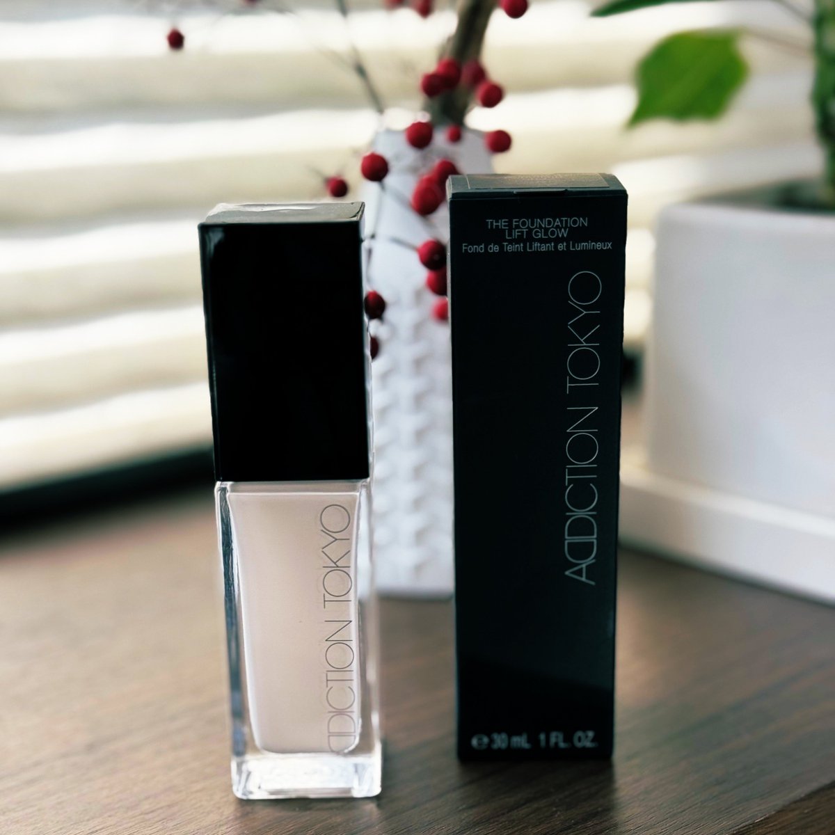 小田切ヒロさまがおすすめしてた ADDICTIONのファンデーション買って