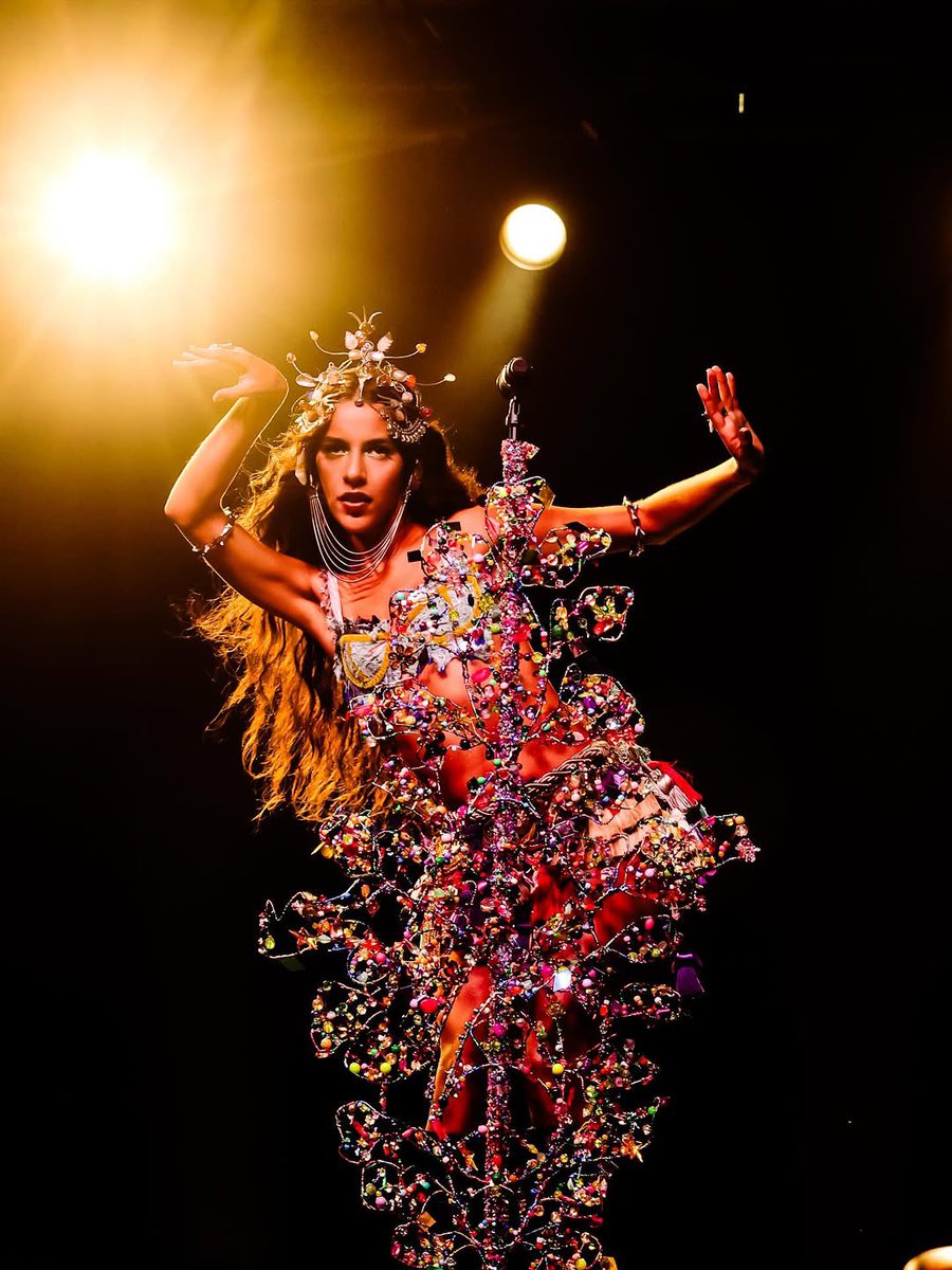 ELA SUSTENTA! A turnê 'Marinada' não conta com ballet.