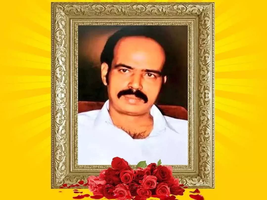 ncbn's tweet photo. మాజీ మంత్రి పరిటాల రవీంద్ర 21వ వర్ధంతి సందర్భంగా ఆయనకు ఘన నివాళి అర్పిస్తున్నాను. పేద ప్రజల కోసం నిరంతరం కృషి చేసిన రవీంద్ర భౌతికంగా మనకు దూరం అయినా ఆయన పోరాటాలు ఎప్పటికీ గుర్తుంటాయి. https://t.co/oNL3aXmks6