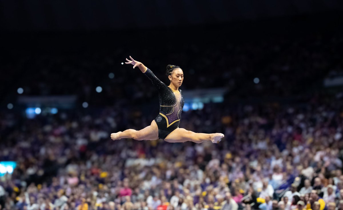 EJKuiperFMOL's tweet image. @FMOLHealth ‘s very own @kailin_chio scored a perfect 10 on the balance beam in @lsugymnastics win over Kentucky. @ololhealth is proud to take care of Kailin and all other student athletes as part of our Championship partnership. #GeauxTigers