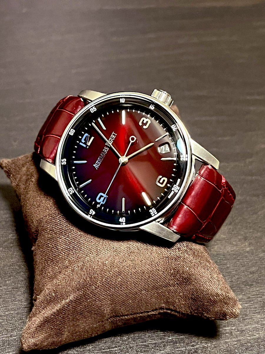 KaCjeXPCJ3RonHr's tweet image. 暫く修理でAPに預けていたcodeちゃんが帰ってきました🥰
同時にレザーベルトも新調✨
#code1159