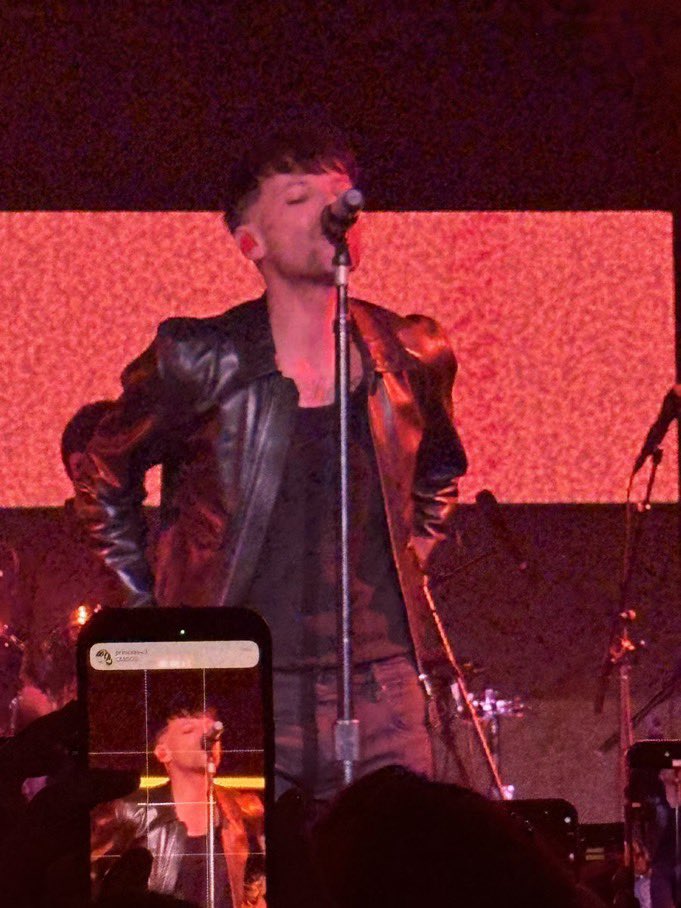 LBRNOnTour's tweet image. UPDATE | PERFEITO! Mais de Louis no palco hoje! #ONONewYorkCity

via hdighvinyl | 23.01.2026