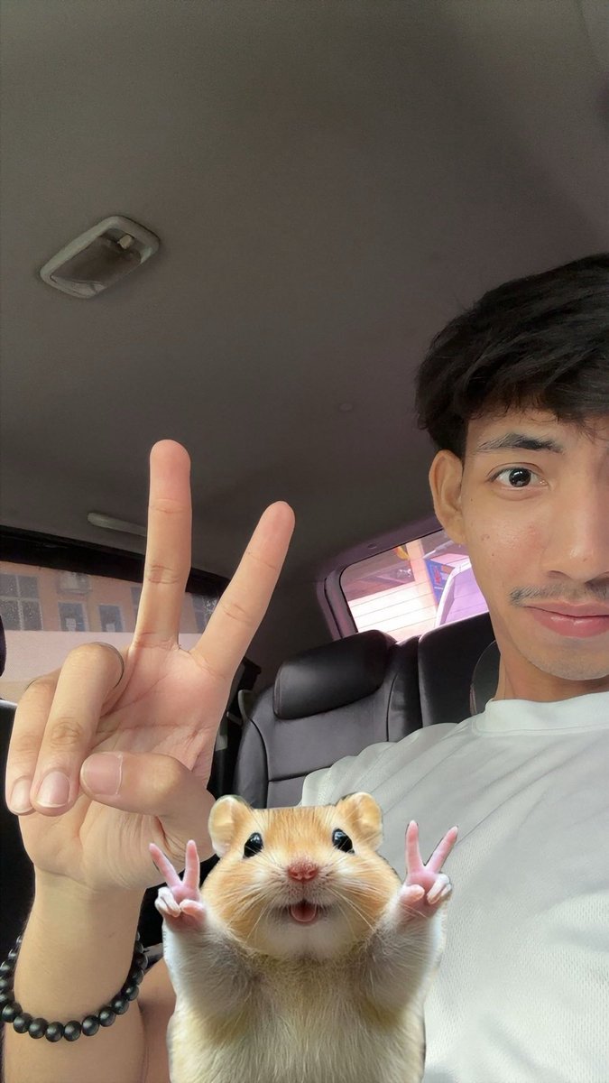 amirasyraph's tweet image. mowning!