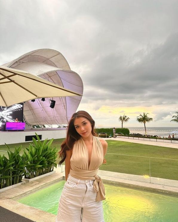 Amianshu2109's tweet photo. Indonesian influencer Lula Lahfah was found deceased in her apartment unit in Kebayoran Baru, South Jakarta, on Friday (January 23, 2026).🥹😭

Rest in peace, Lula Lahfah . You will be remembered, always. 🕊️💐

A life that once filled screens with smiles, creativity, and warmth has now fallen silent. News like this is never easy to accept, especially when someone so full of light leaves so suddenly.
She may be gone from our sight, but the memories she created, the joy she shared, and the impact she had will continue to live on in the hearts of those who loved and followed her journey.