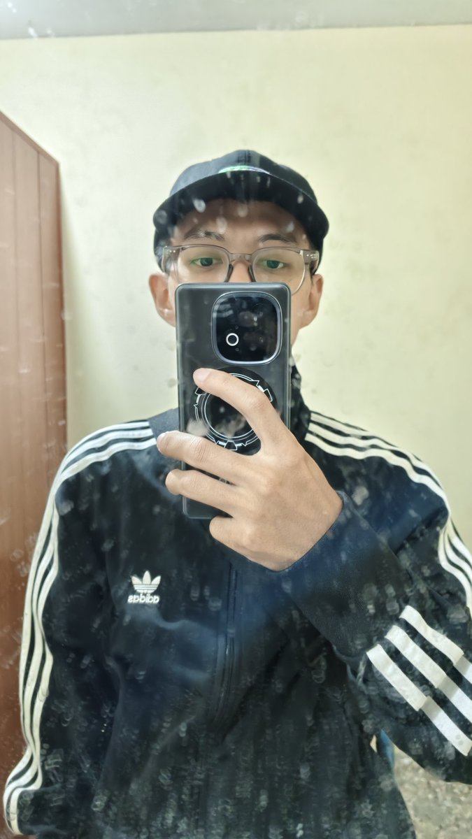 Notyours_again's tweet photo. Shittt, 30 yo men 😖 https://t.co/xfXuXAyeew