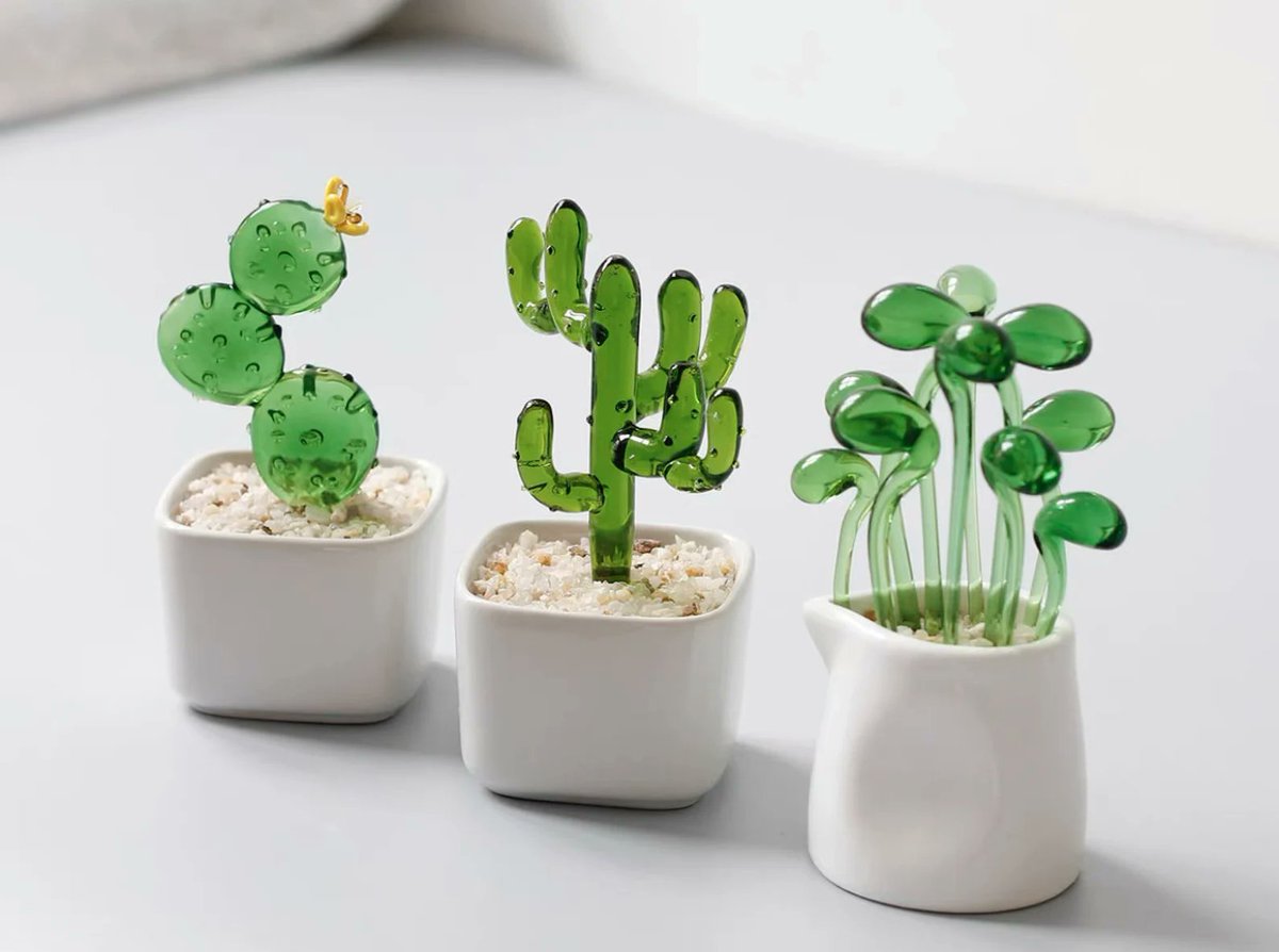 fuwa_shop's tweet photo. ガラスでできた観葉植物がかわいい…（詳細はスレッドへ🌵） https://t.co/9ZBwrFGHQS