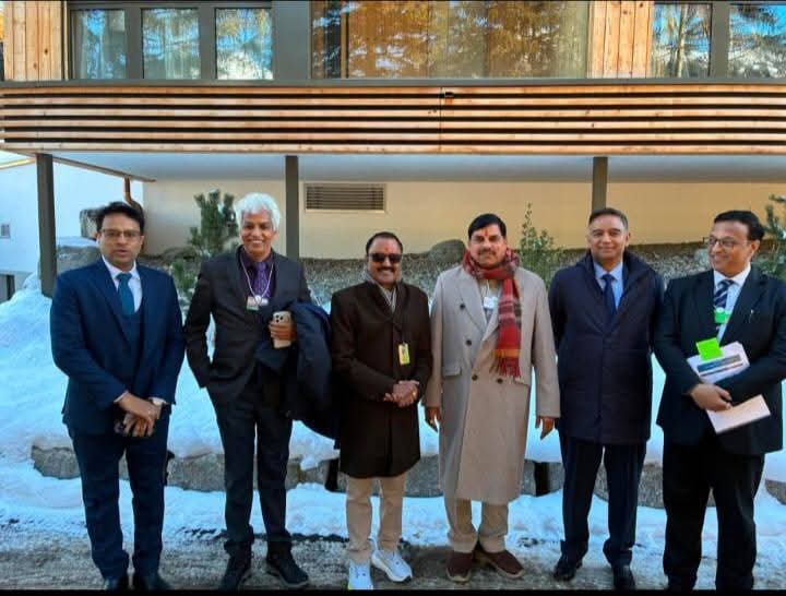 दावोस में #WEF2026 के दौरान माननीय मुख्यमंत्री डॉ. मोहन यादव जी की मौजूदगी मध्य प्रदेश के लिए वैश्विक निवेश, उद्योग और रोजगार के नए अवसरों का संकेत है।

वैश्विक मंच पर मध्य प्रदेश की ब्रांडिंग निश्चित तौर पर राज्य की आर्थिक दिशा और दशा दोनों को नया रूप देगी।

<a href="/DrMohanYadav51/">Dr Mohan Yadav</a>
