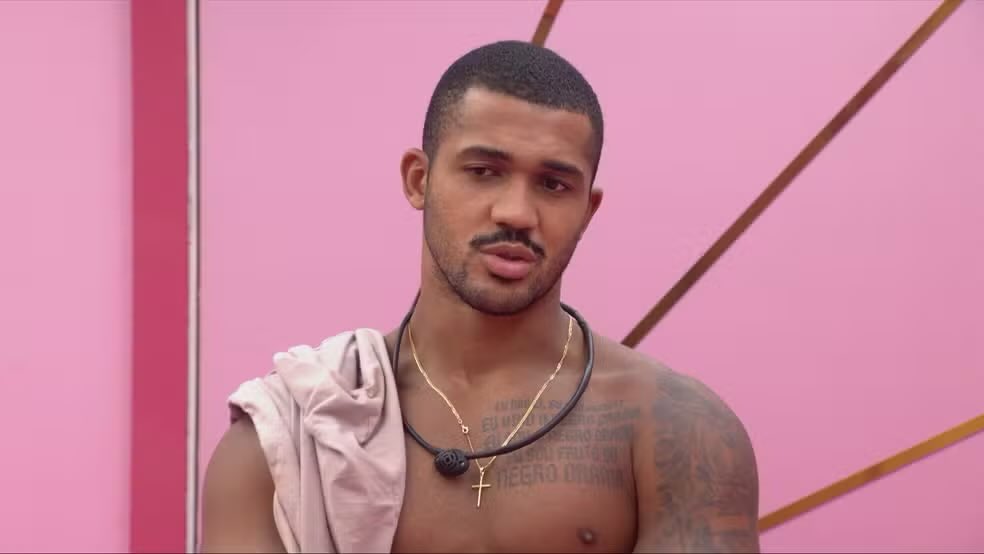 lilasdodeboche's tweet image. não gosto do matheus mas ele não mentiu quando disse que a ana paula critica a elite brasileira mas age igual #BBB26