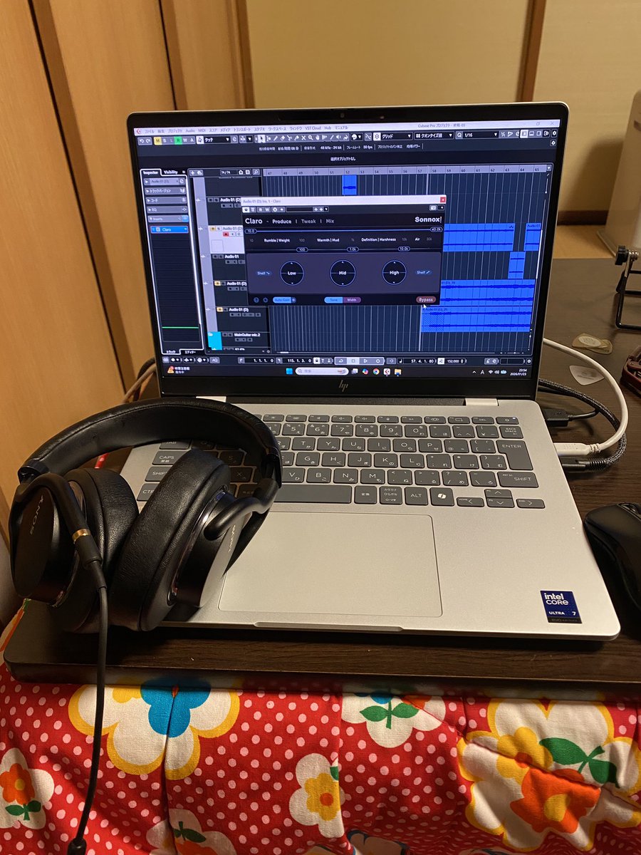 itou9981's tweet photo. こたつでぬくぬくと
録音とミックスができるようになった https://t.co/Bsfze9tPmW