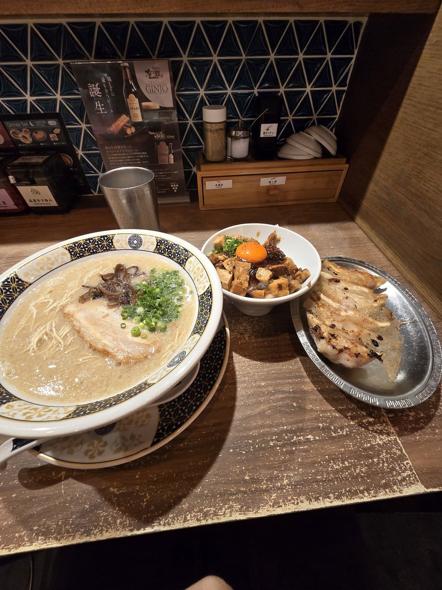 MilkTFT's tweet image. When you are pushing 30, single and introverted why dont people just move to japan to live out their remaining days.