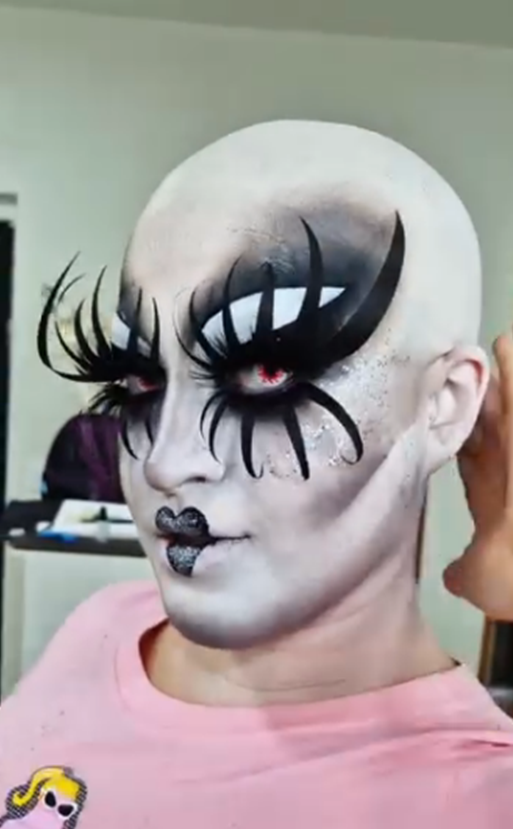 Los haters como siempre criticando 🙄, a mi si me gusto como se ve Jason Momoa como Loba 💅