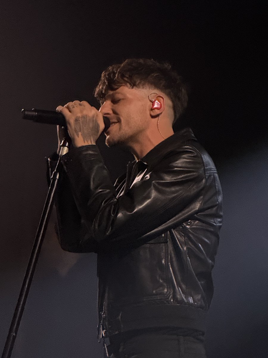 louistbr's tweet image. Louis Tomlinson, How Did I Get Here? Era