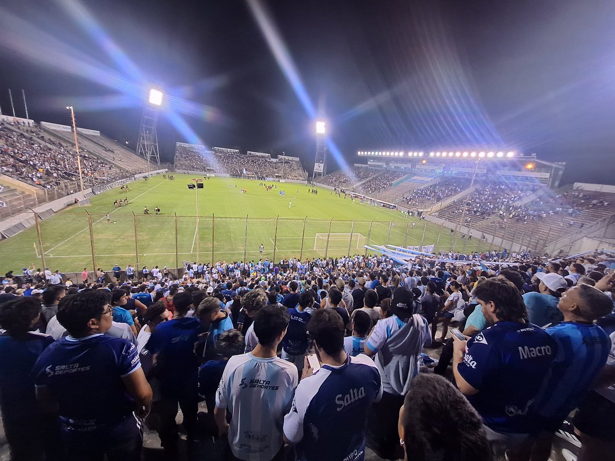 Buen primer partido dentro de todo, varios puntos altos con Contin, Gordillo. Mambrú y Montoya. Preocupa las lagunas de Rinaldi y el juego aéreo defensivo.
Lo mejor el debut de Oviedo👏🏼👏🏼y los centros de Mambru que son tope de gama!
VAMOS ALBO🩵🤍