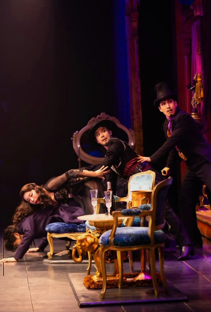 4중 추돌사고 : SO EXCITING
#물랑루즈