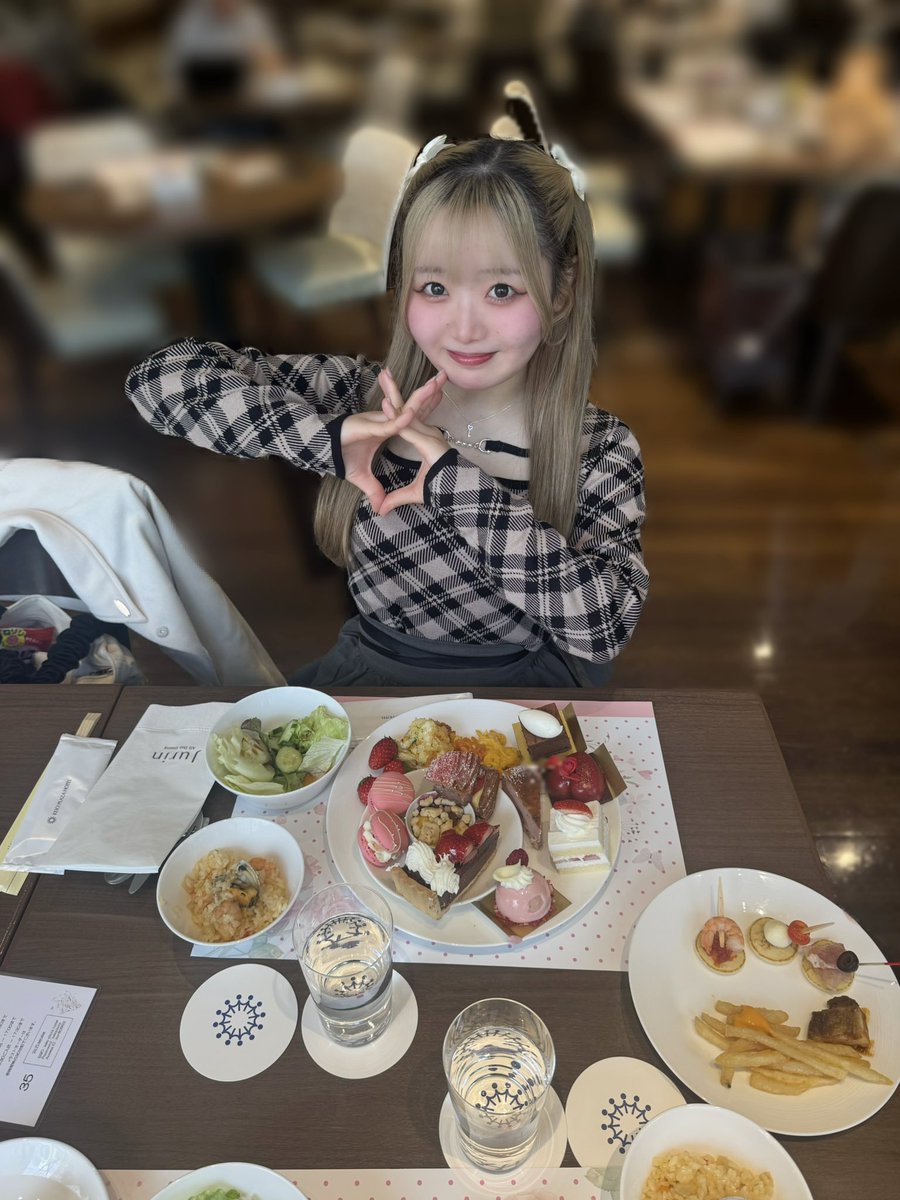 いちごが撮りました♡ いちごポーズも私が教えました♡♡♡ かわちい