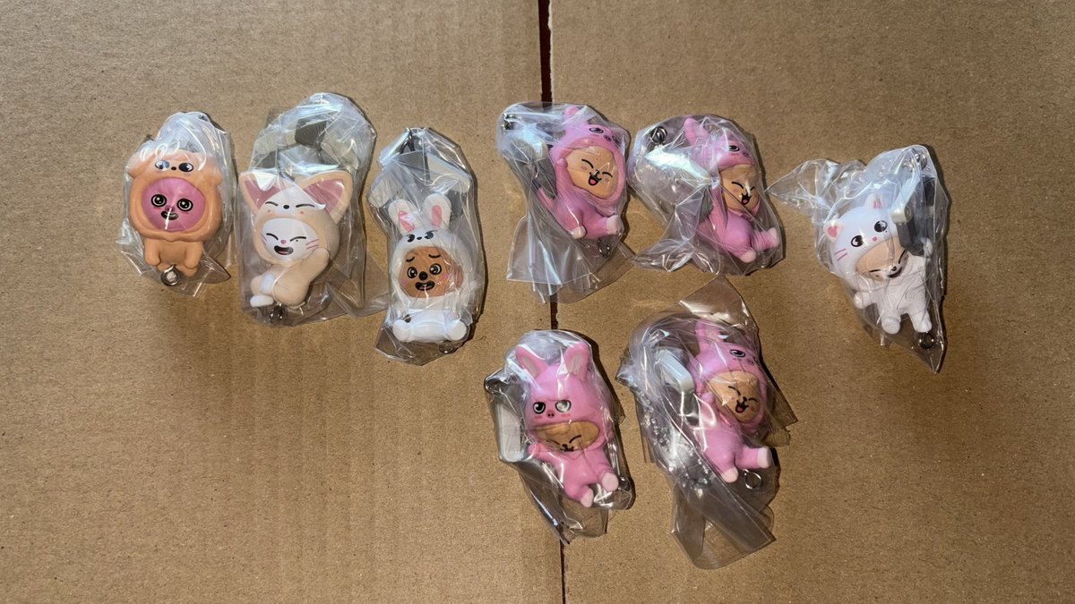 Mallow985820's tweet photo. Stray Kids スキズ　SKZOO   ガチャ　つまつな　交換

譲)
トェッキ🐖🐇(🦀)
ジニレット🥟(🦀)
ハンクオッカ🐿️(🦀)
パピム🐶(🦀2、⛓️2)
フォクシニ(⛓️)

求)
ポガリ🐥

都内・東京周辺手渡しor郵送
→DMまで https://t.co/TFBfPMoiZT