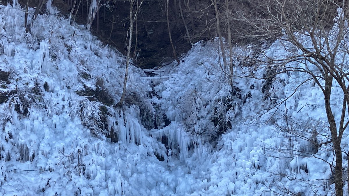 saitama254's tweet photo. 今日は今年初めてのドライブにあしがくぼの氷柱を見に行って来ました！
朝早かったので寒かった🤣 https://t.co/Y5Ydj2sQhz