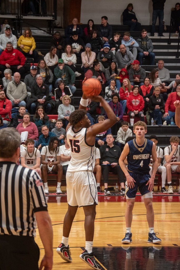 BishopLuers's tweet photo. It was an electric evening at the Battle of the Bishops! Go Knights!

Final Scores:

Girls Basketball: Bishop Luers 48, Bishop Dwenger 56   
Boys Basketball: Bishop Luers 82, Bishop Dwenger 74

#LuersSpirit #BattleoftheBishops https://t.co/bswY6F9uFL