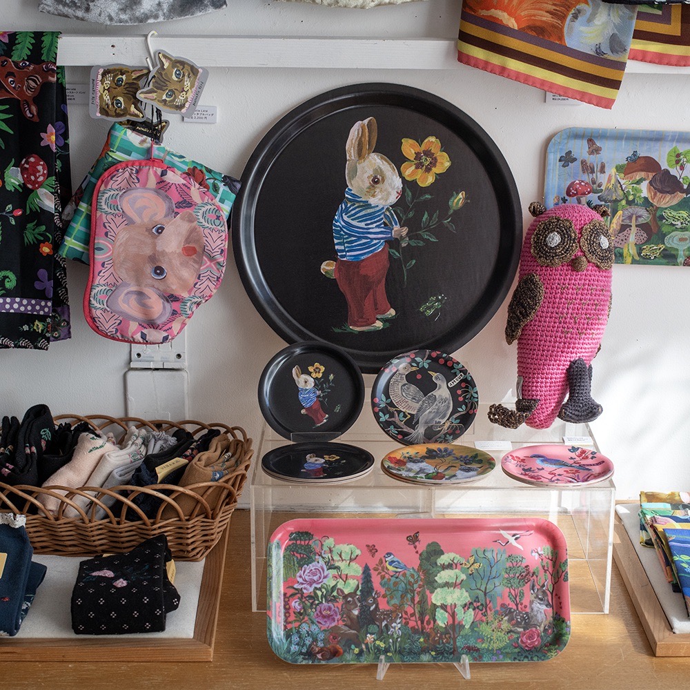 douxdimanche's tweet image. こんにちは！ギャラリー・ドゥー・ディマンシュ本日も6PMまでオープンしています

今日はオープン前の店内をパチリ📸
ナタリー・レテさんの作品たちが静かに出番をまっています
お近くにお越しの際は、どうぞ覗いてみてくださいね👀
2dimanche.shop-pro.jp/?mode=cate&amp;amp;cbi…