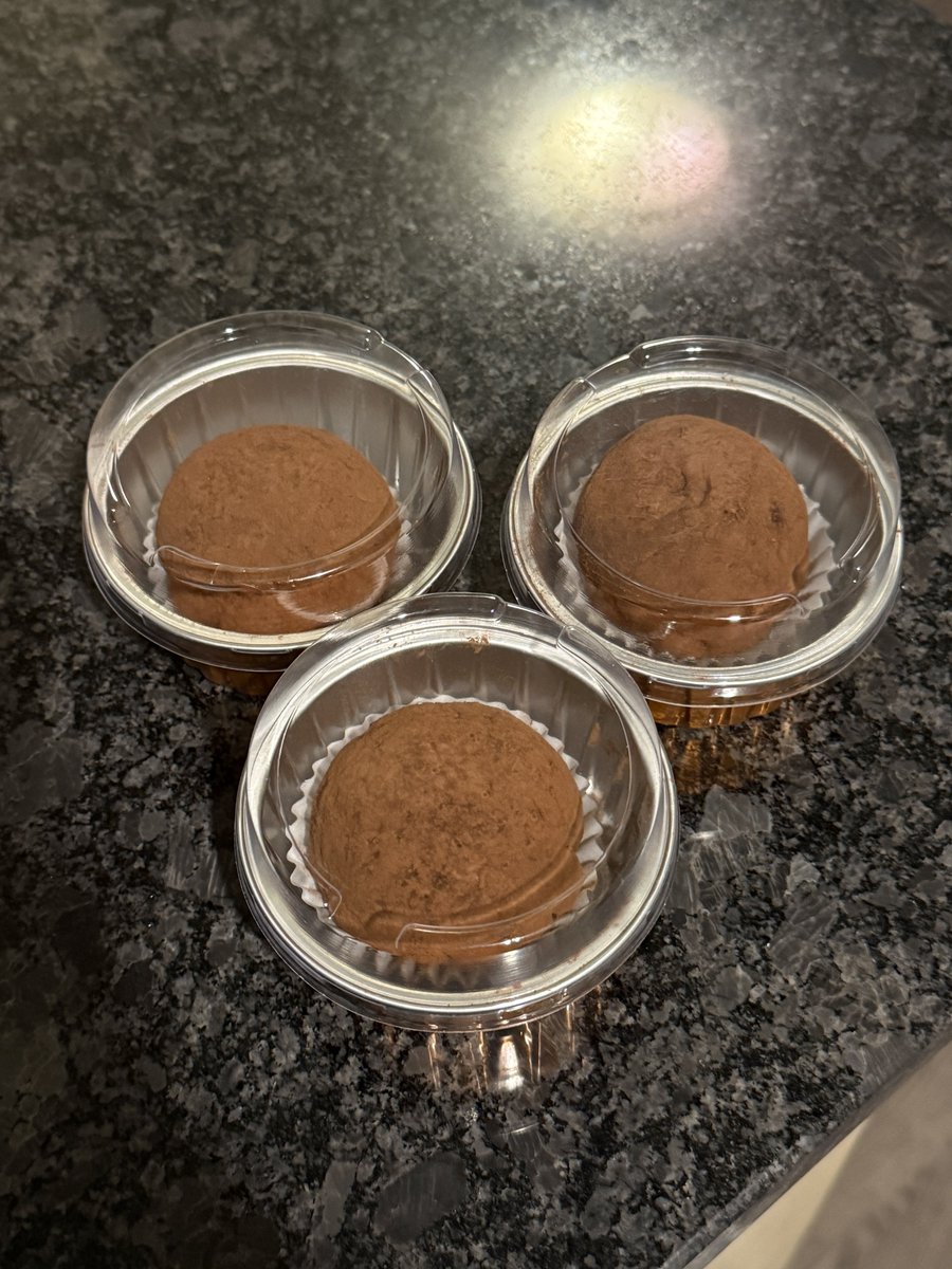 Mac_Chili__'s tweet image. 캐나다에도 뚜쫀쿠를 팔아용 ㅋ