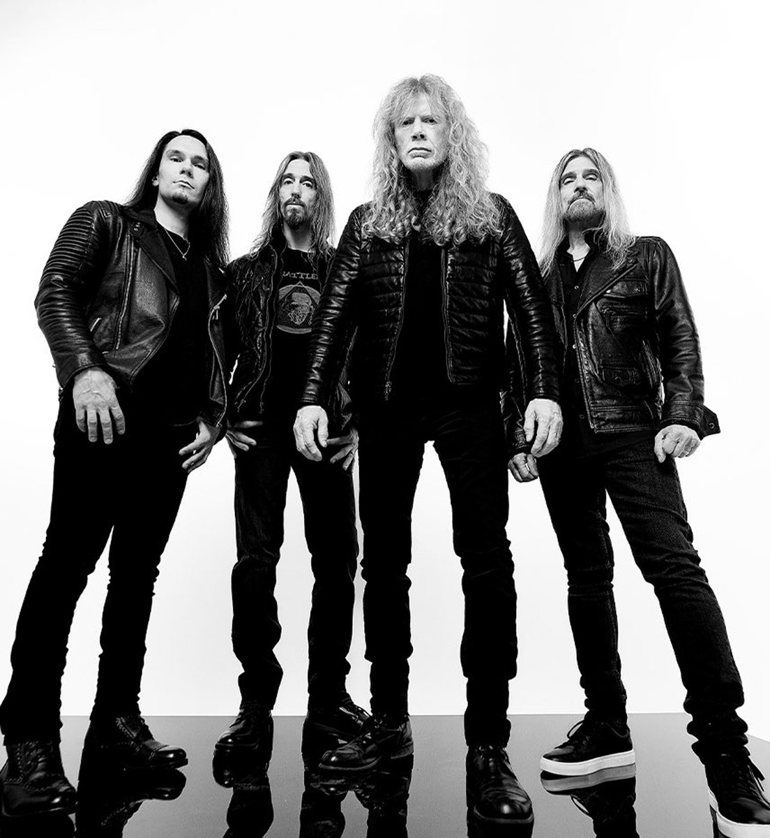itopmusiccom's tweet photo. This is how you leave the stage 🔥 #Megadeth go out on top with their self-titled final album. https://t.co/aRTCZEQCdE
