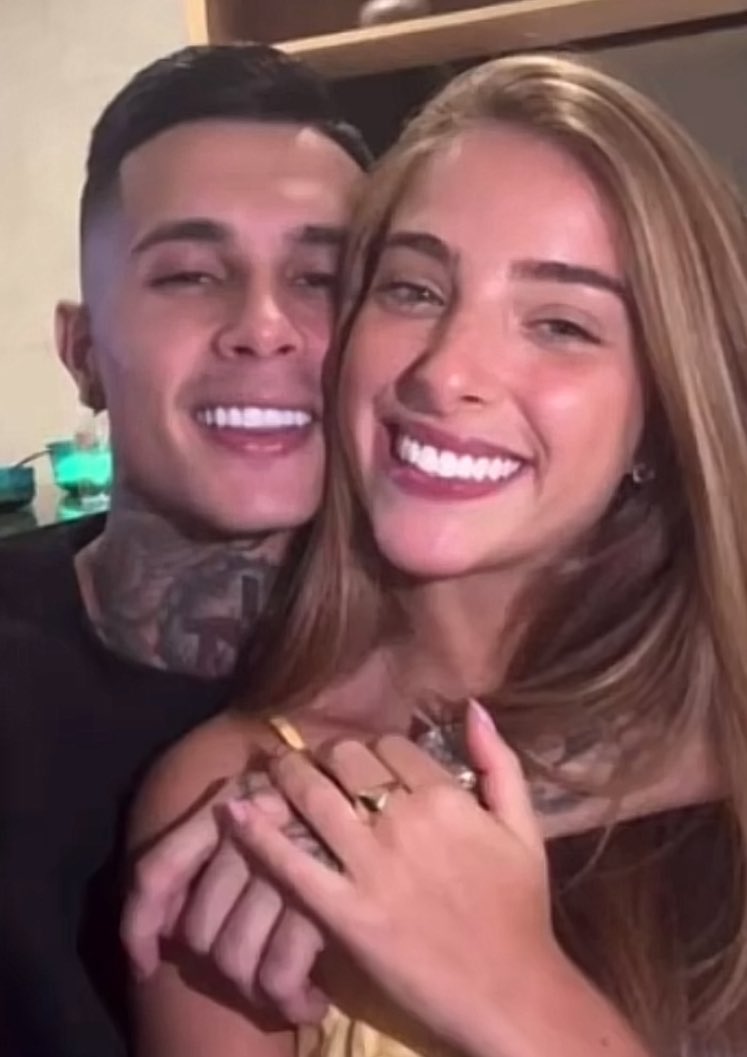 kyevcs's tweet image. O Paiva claramente tem um tipo né?