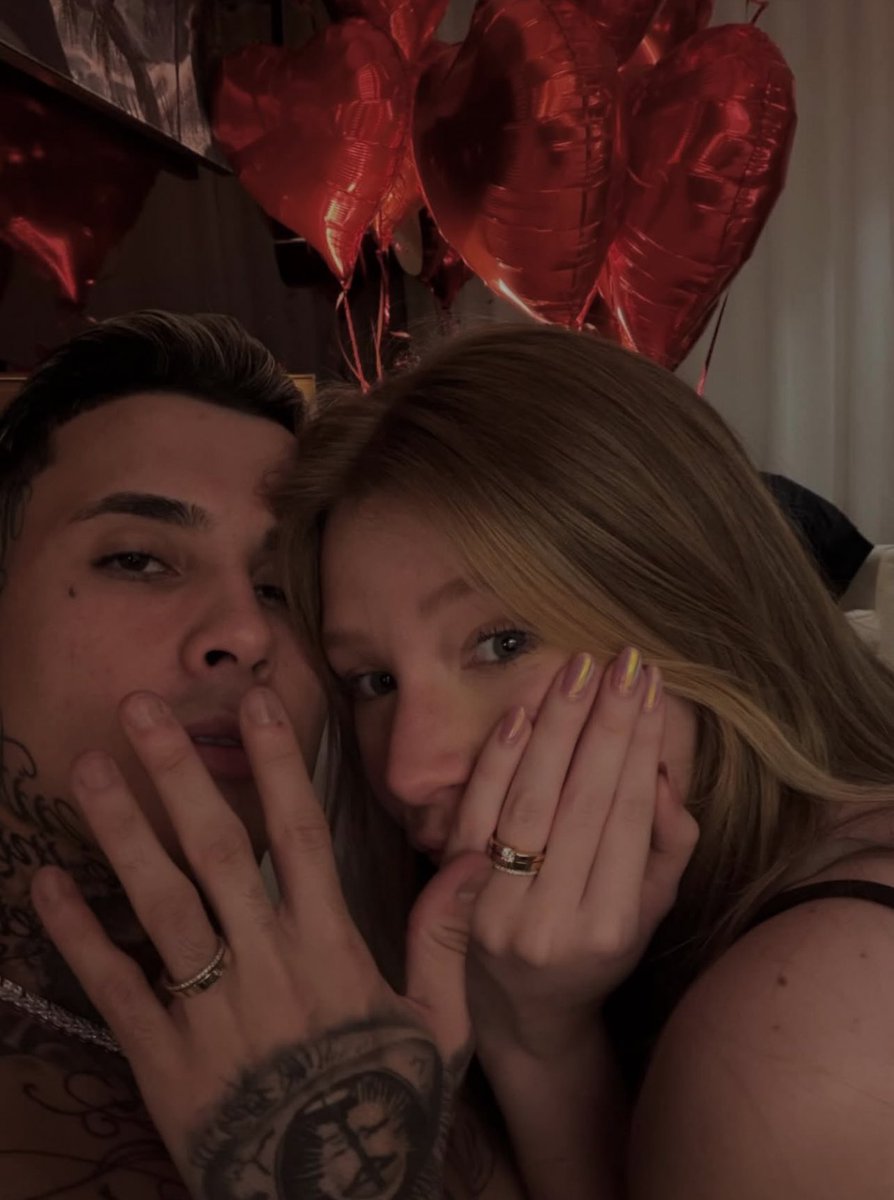 kyevcs's tweet image. O Paiva claramente tem um tipo né?