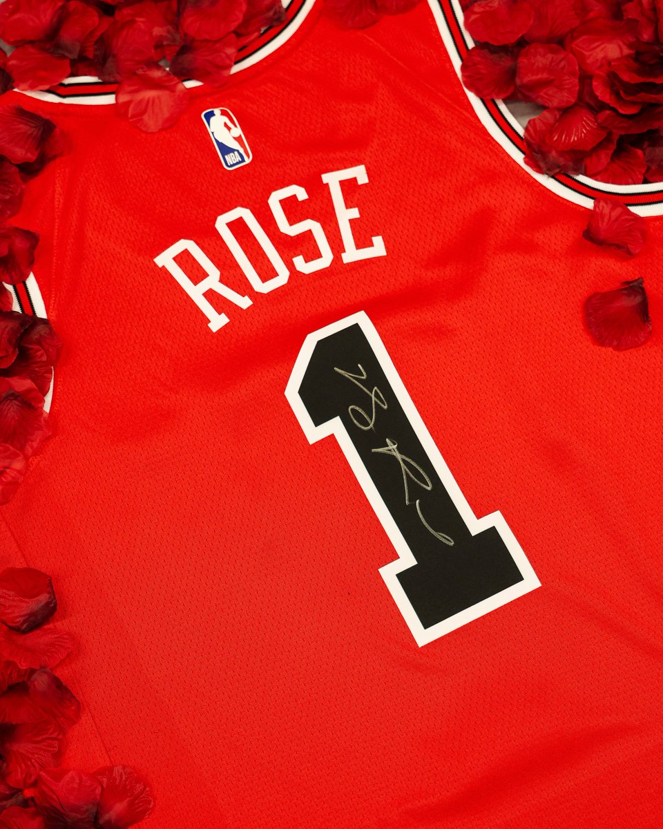 RT for a chance to win this SIGNED D-Rose jersey 🌹