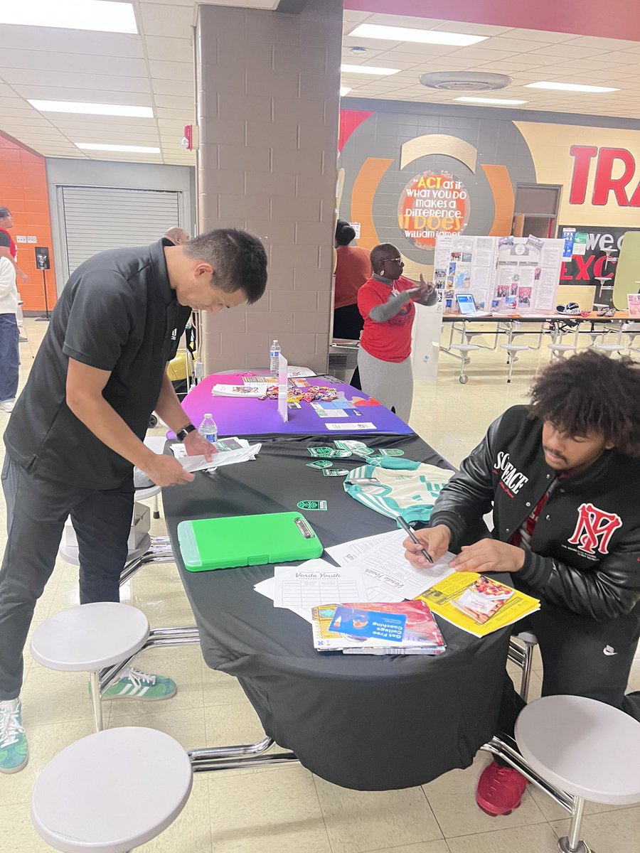 Elias Barahona tweet media