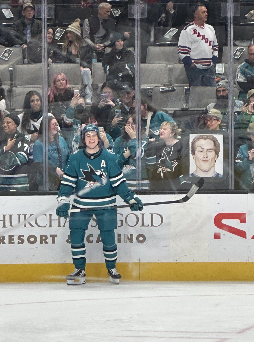 smilebrini's tweet image. don’t look behind you mack