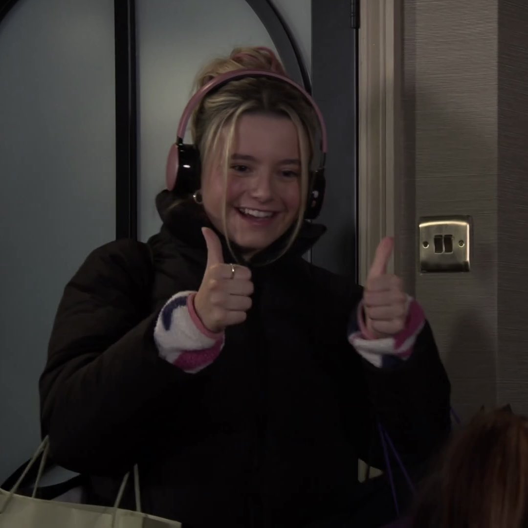 Betsy and  her noise canceling headphones 😂

Vibe of you can be all lovable now , love you !   She’s so their kid !! 
#Swarla #Corrie